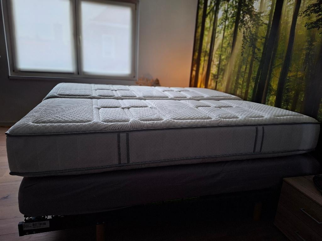 2 matrassen Sanamed  90x200 + 2 elektrische lattenbodems, Huis en Inrichting, Slaapkamer | Matrassen en Bedbodems, Zo goed als nieuw