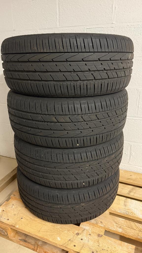 4 Pneus Hankook 235/50/19, Pneus été, Pneu(s), 19 pouces, Enlèvement