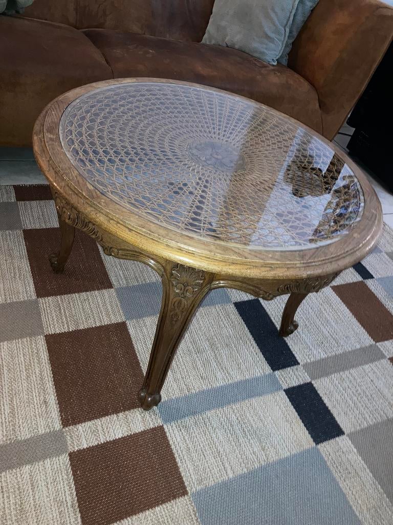 Ronde houten salontafel, Enlèvement