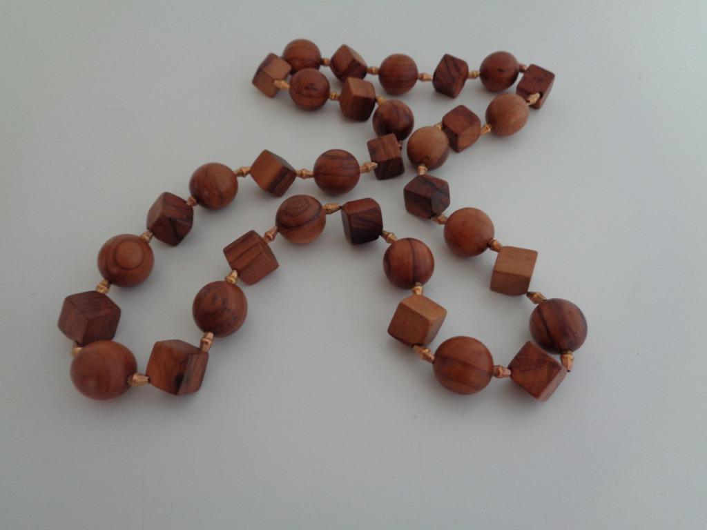 Collier brun genre bois Neuf., Bijoux, Sacs & Beauté, Colliers, Enlèvement ou Envoi, Neuf, Brun, Autres matériaux