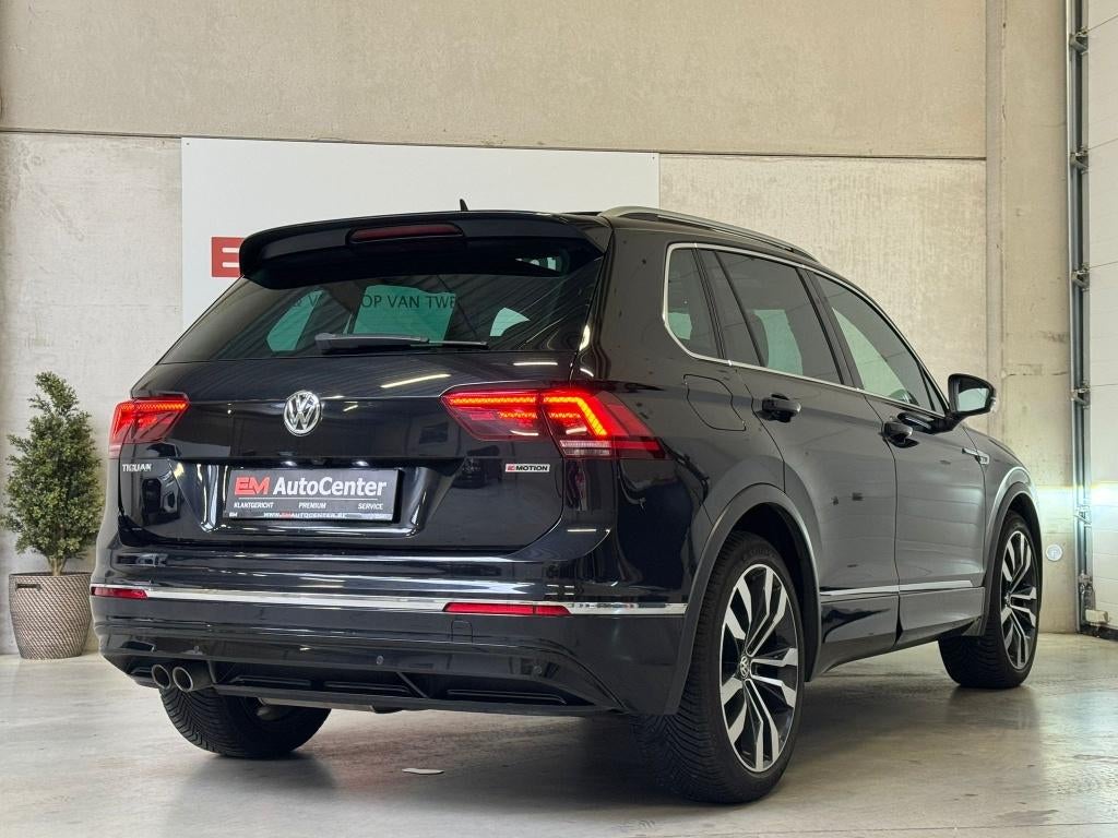 VW Tiguan 2.0 TDI 4M R-Line LED-Pano-360CAM-Memory-CarPlay, Automaat, 4 cilinders, Leder, Bedrijf