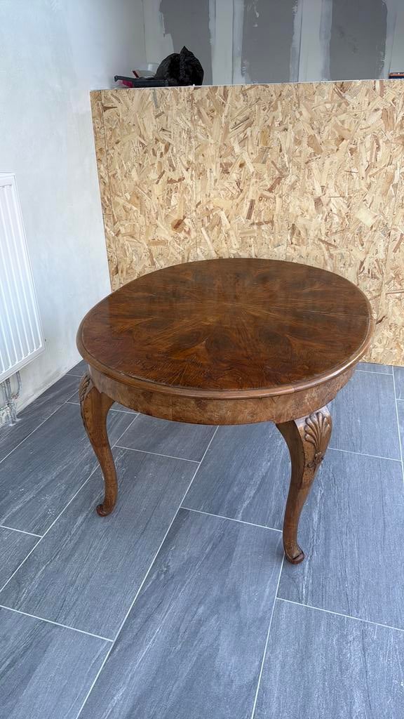 Table à manger ancienne de style Chippendaele, Enlèvement