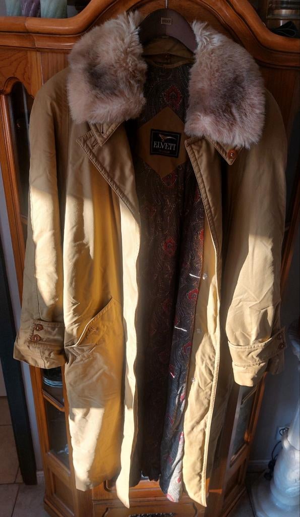 Trenchcoat voor dames van Elvet. Zeer goede conditie, Ophalen of Verzenden