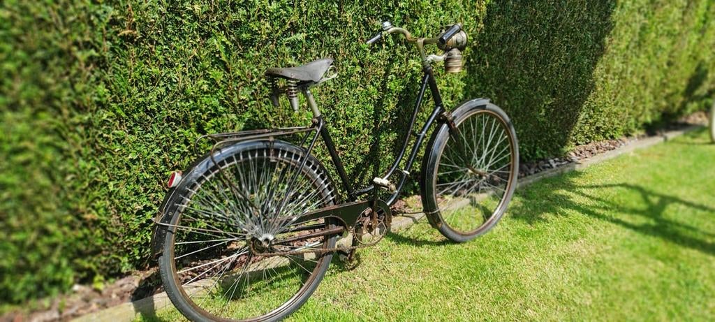 Dames oldtimer fiets uit Frankrijk ., Fietsen en Brommers, Ophalen