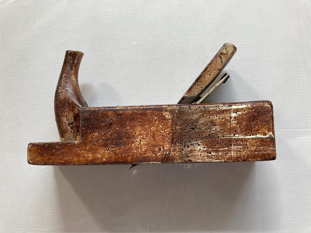 Antieke schaaf, Ophalen