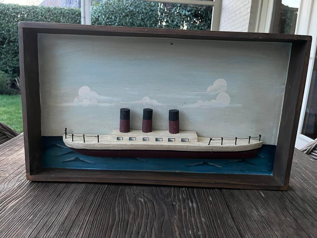 Brocante unieke houten kader met half modelbouw schip, Ophalen