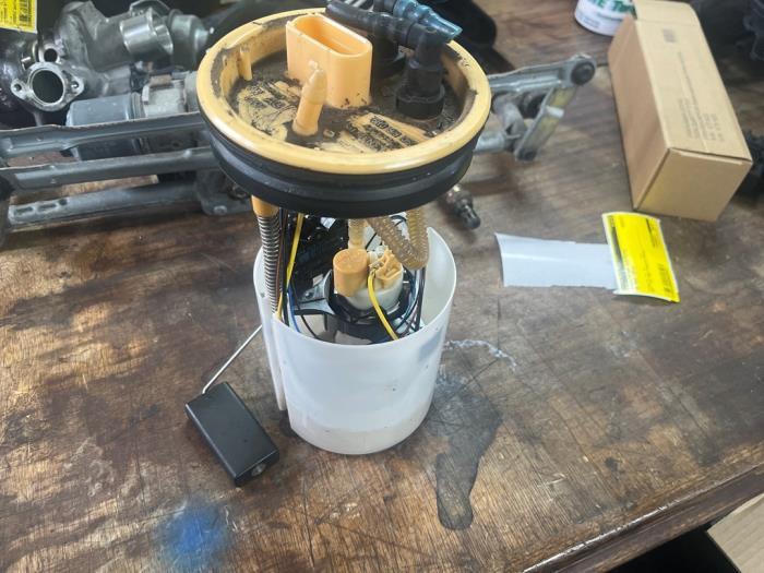 Pompe carburant électrique d'un Volkswagen Polo, Autos : Pièces & Accessoires, Enlèvement ou Envoi, 3 mois de garantie, Utilisé