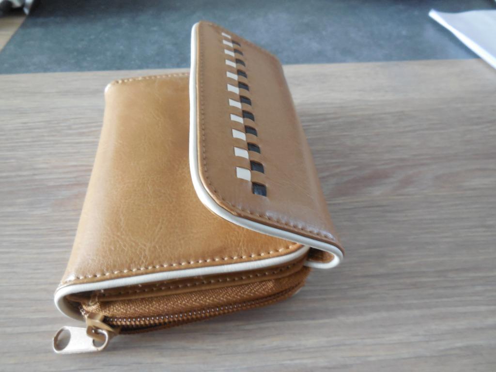 Nieuwe beige Lederen Dames Portefeuille, Ophalen of Verzenden, Nieuw, Beige, Met knipsluiting
