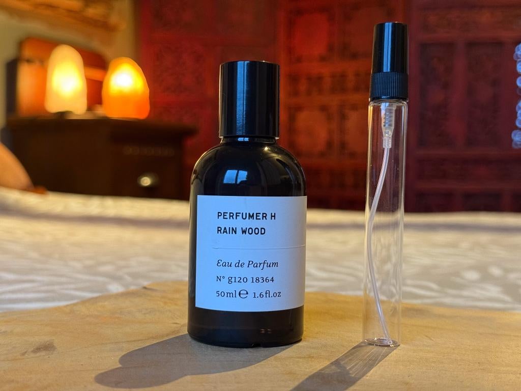 Perfumer H - Rain Wood sample/decant, Bijoux, Sacs & Beauté, Beauté | Parfums, Comme neuf, Enlèvement ou Envoi