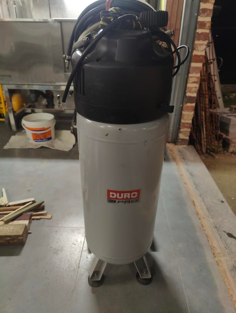 Compresseur Duro pro, Bricolage & Construction, Compresseurs, Enlèvement, Comme neuf