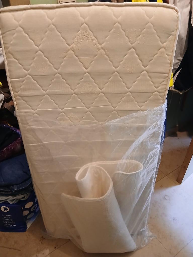 Matras + aerosleep + hoeslaken aerosleep, Ophalen, Gebruikt