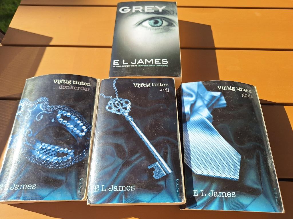 Roman 50 Tinten Grijs 4 stuks, Boeken, Ophalen