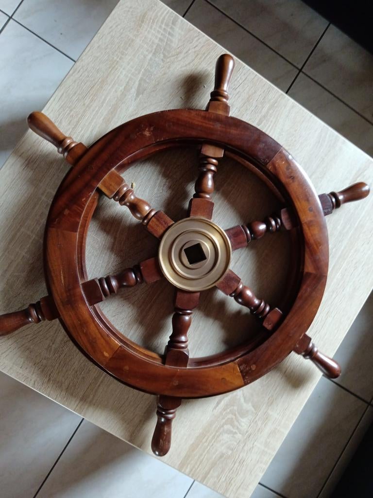 Stuurwiel boot, Ophalen