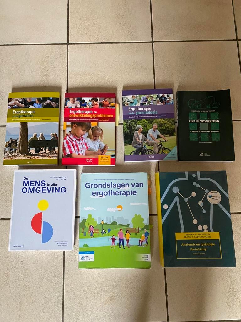 Handboeken opleiding ergotherapie, Boeken, Ophalen, Gelezen