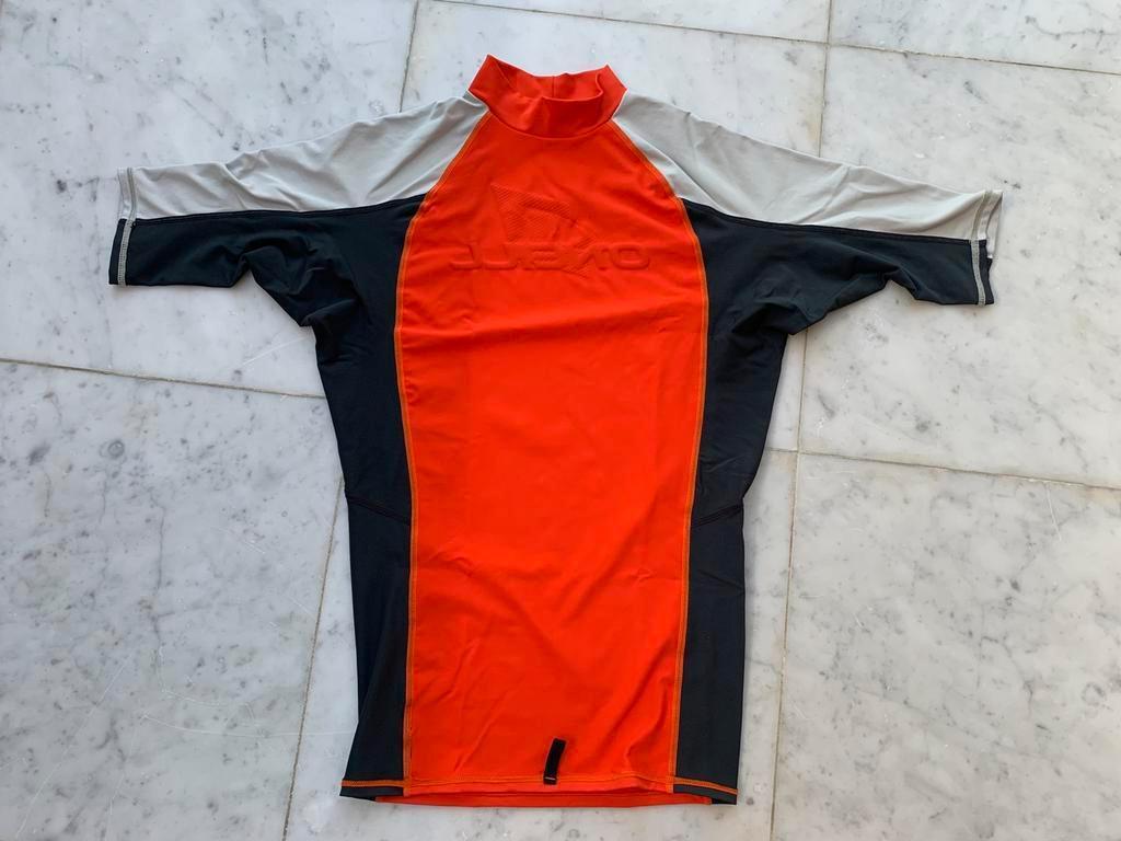 O'neill zwemshirt of surf shirt maat medium, Ophalen