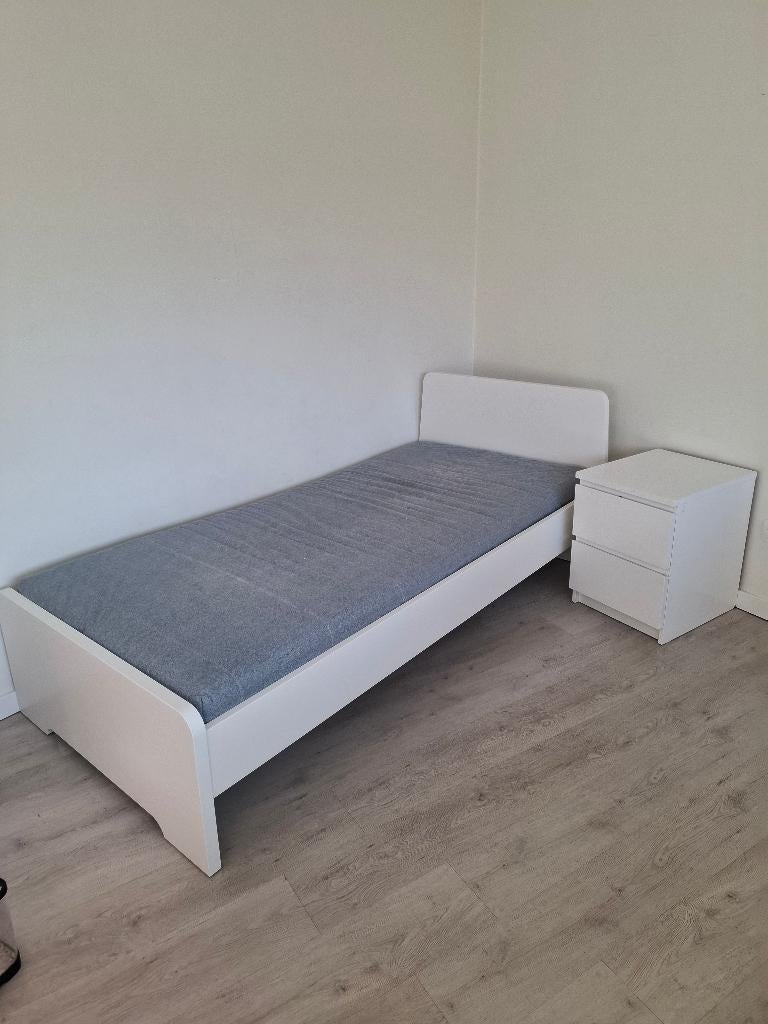 Lit 1 personne ikea+table de nuit, Ophalen, 100 cm, Eenpersoons, Wit