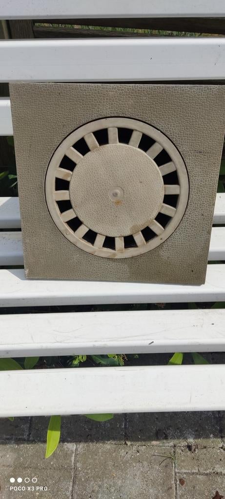 2 klokroosters., Ophalen, Zo goed als nieuw