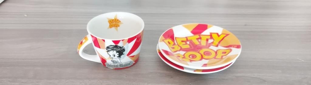2 kopjes en 2 bordjes van Betty Boop, Huis en Inrichting, Ophalen, Zo goed als nieuw