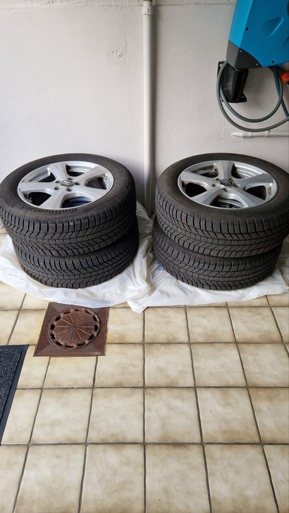 Te koop 4 winterbanden op  velg voor Ford  Kuga Titanium, Ophalen, 17 inch, Winterbanden, Band(en)
