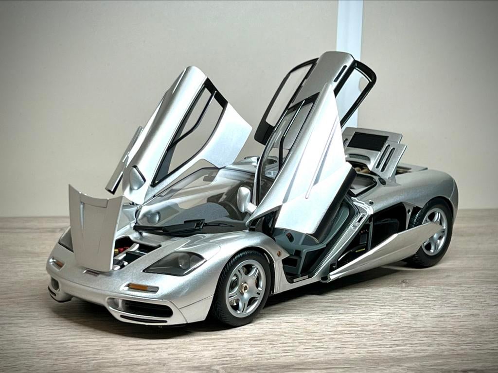 LCD Mclaren F1 silver 1:18, Enlèvement, Neuf