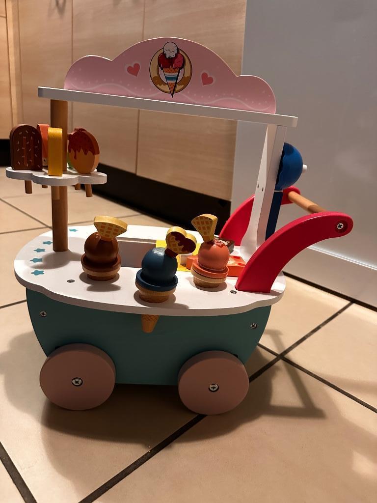 Houten ijswagen, Ophalen, Zo goed als nieuw, Duw- of Trekspeelgoed