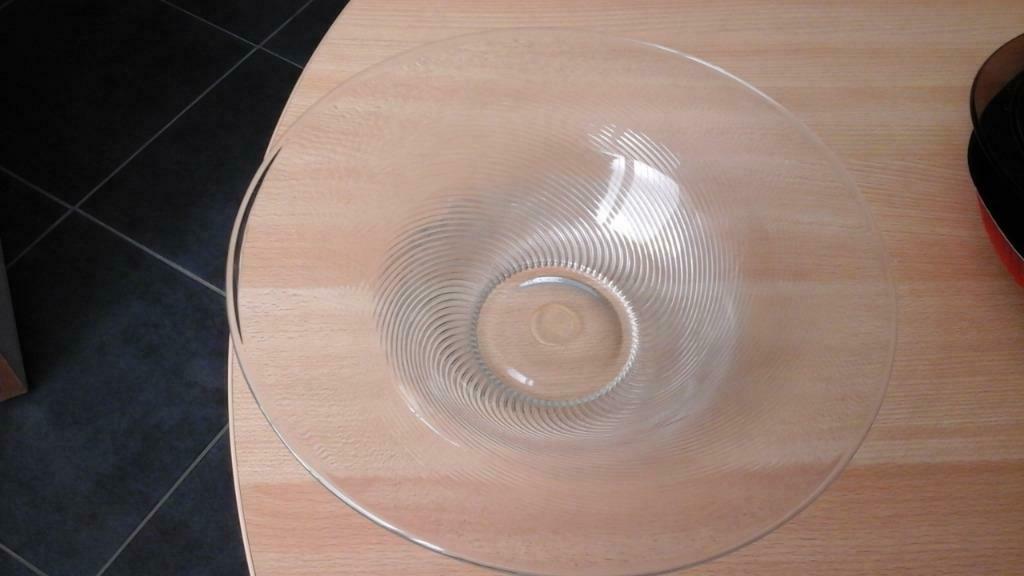 fruitschaal H: 8cm diam 32 cm, Ophalen of Verzenden, Zo goed als nieuw, Glas, Kom(men)