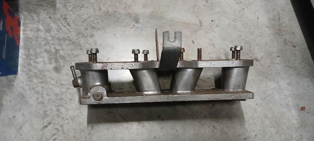 Collecteur d'admission Toyota 2e 1300 2xWeber 40DCOE, Autos : Pièces & Accessoires, Systèmes à carburant, Toyota, Utilisé, Enlèvement ou Envoi