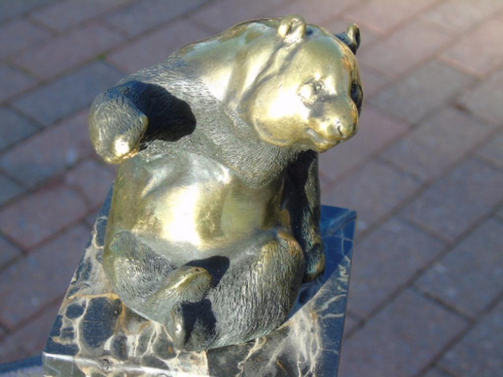 panda assis en bronze sur marbre signé ., Enlèvement, Bronze