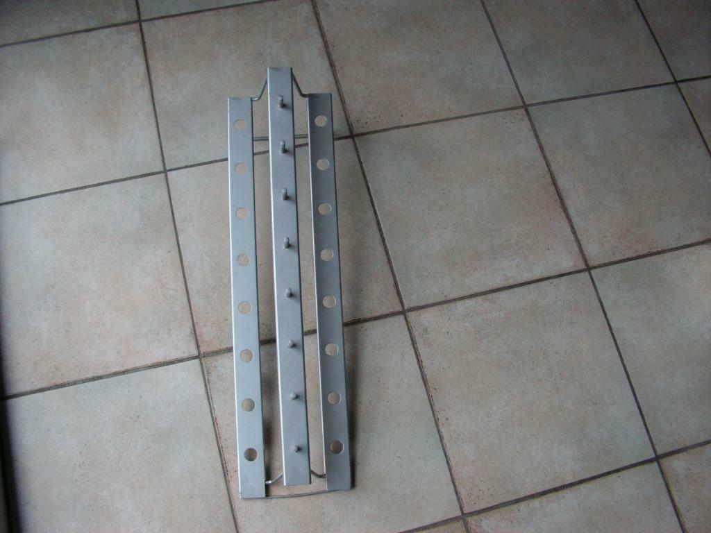 Verticale metalen wandrek., Ophalen of Verzenden, Zo goed als nieuw