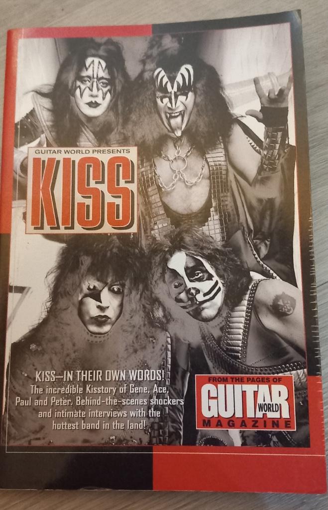 KISS in their own words (Guitar World), Boeken, Ophalen of Verzenden, Zo goed als nieuw, Artiest