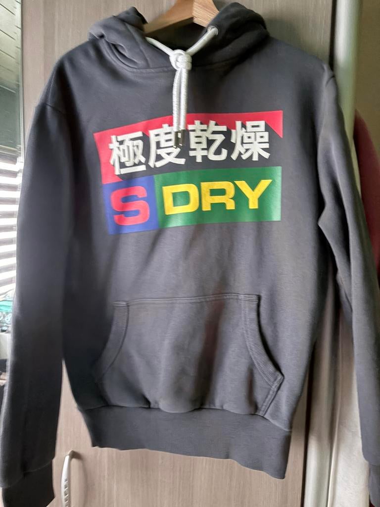 Sweat à capuche Superdry - taille S (taille M) - gris foncé, Vêtements | Hommes, Pulls & Vestes, Comme neuf, Taille 46 (S) ou plus petite