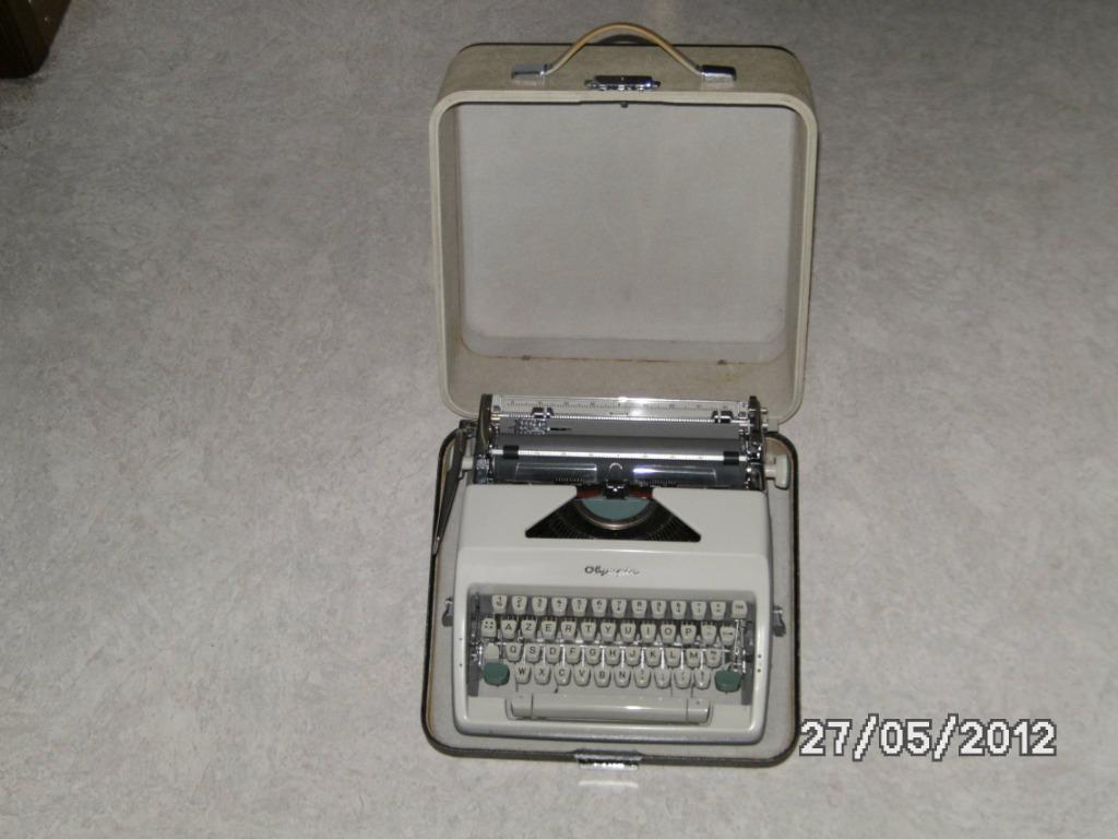Een schrijfmachine "Olivetti", Diversen, Ophalen of Verzenden, Zo goed als nieuw