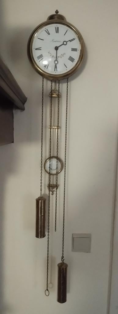 magnifique horloge suspendue Montrésor, Enlèvement