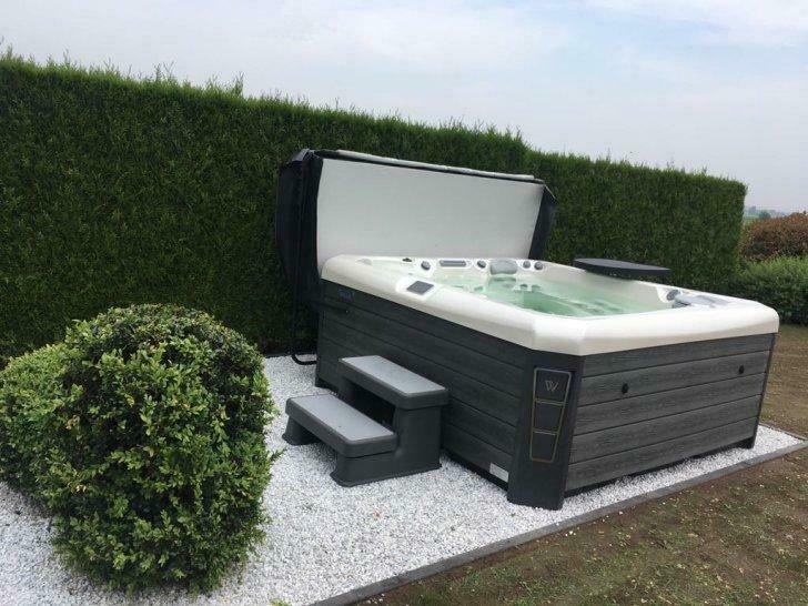 Europese jacuzzi 2 ligplaatsen en 3 zitplaatsen, Neuf, 200 à 400 cm, Carré, Enlèvement
