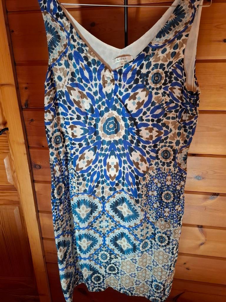 Gigue jurk maat 42, Kleding | Dames, Jurken, Overige kleuren, Maat 42/44 (L), Zo goed als nieuw, Knielengte