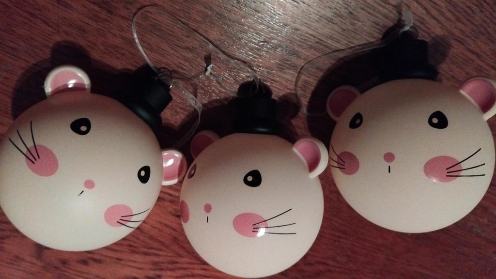 3 boules de Noël représentant une tête de chat, Divers, Enlèvement ou Envoi, Comme neuf