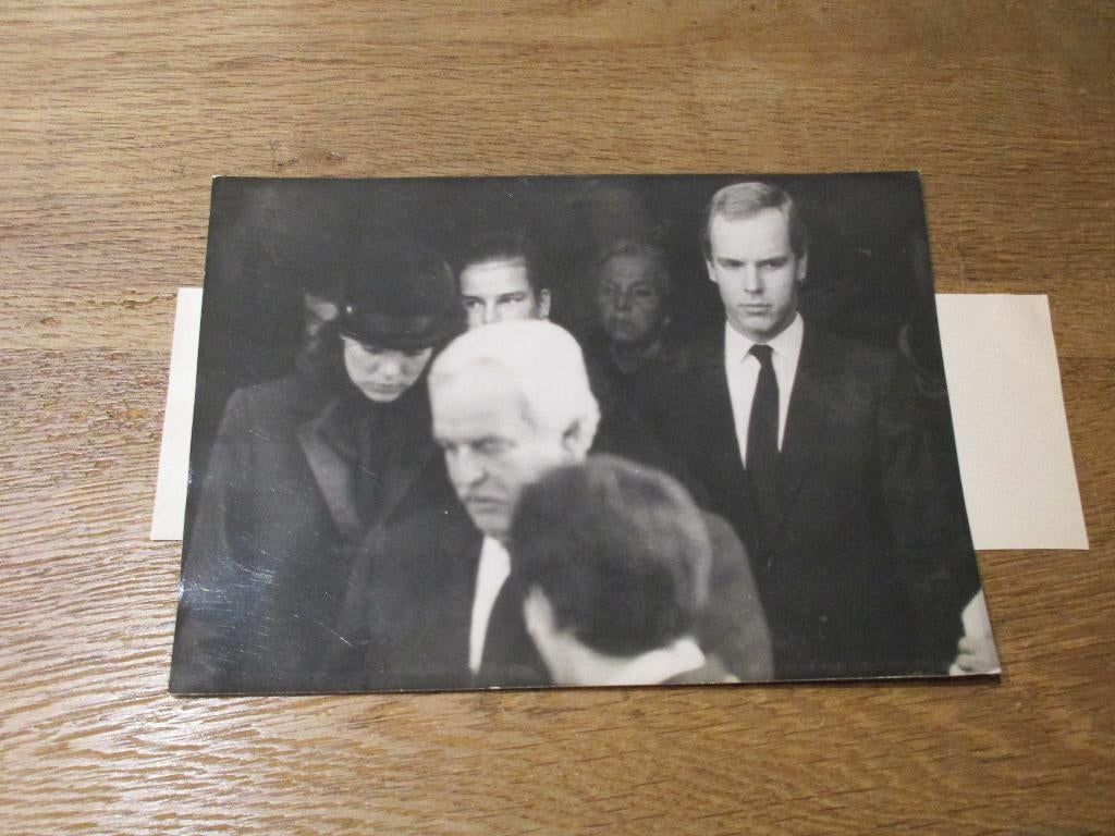 ORIGINELE FOTO PERS KONINGSHUIS MONACO 1982, Verzenden, Zo goed als nieuw, Kaart, Foto of Prent