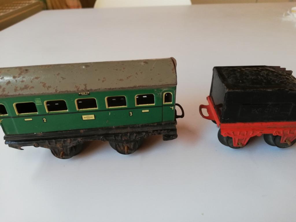 Jouets vintage : 2 wagons en fer (*), Enlèvement ou Envoi, Utilisé, Train, Modèle réduit