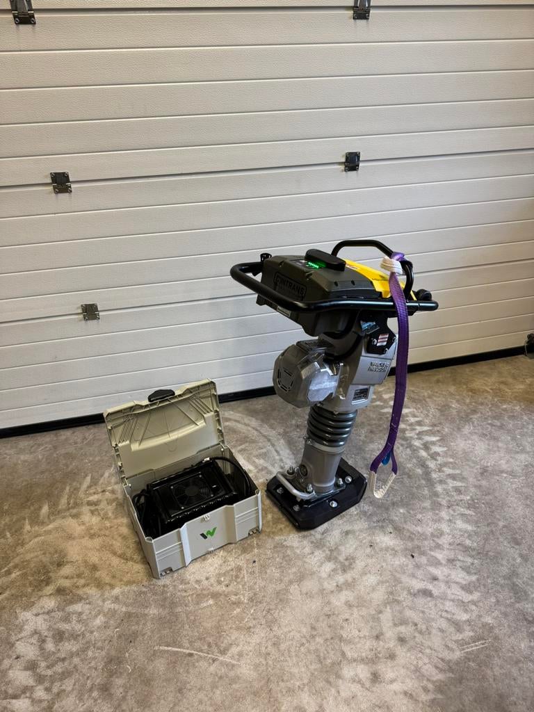 Wacker neuson as68e elektrische Wacker, Doe-het-zelf en Bouw, Ophalen, Zo goed als nieuw