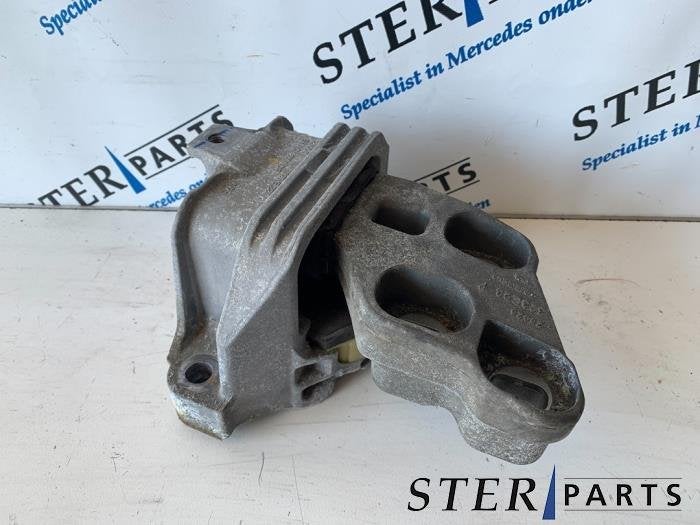 Support moteur d'un Mercedes B-Klasse, 3 mois de garantie, Utilisé, -, -