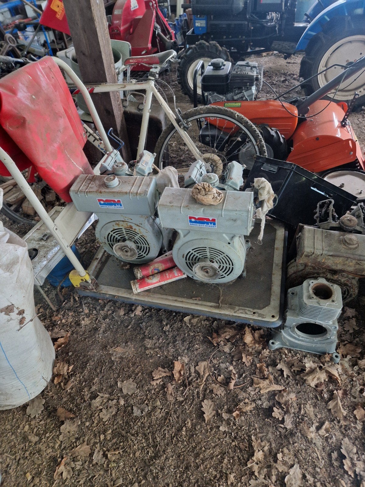 Berard motoren.2 compleet +2 voor wisselstukken, Ophalen