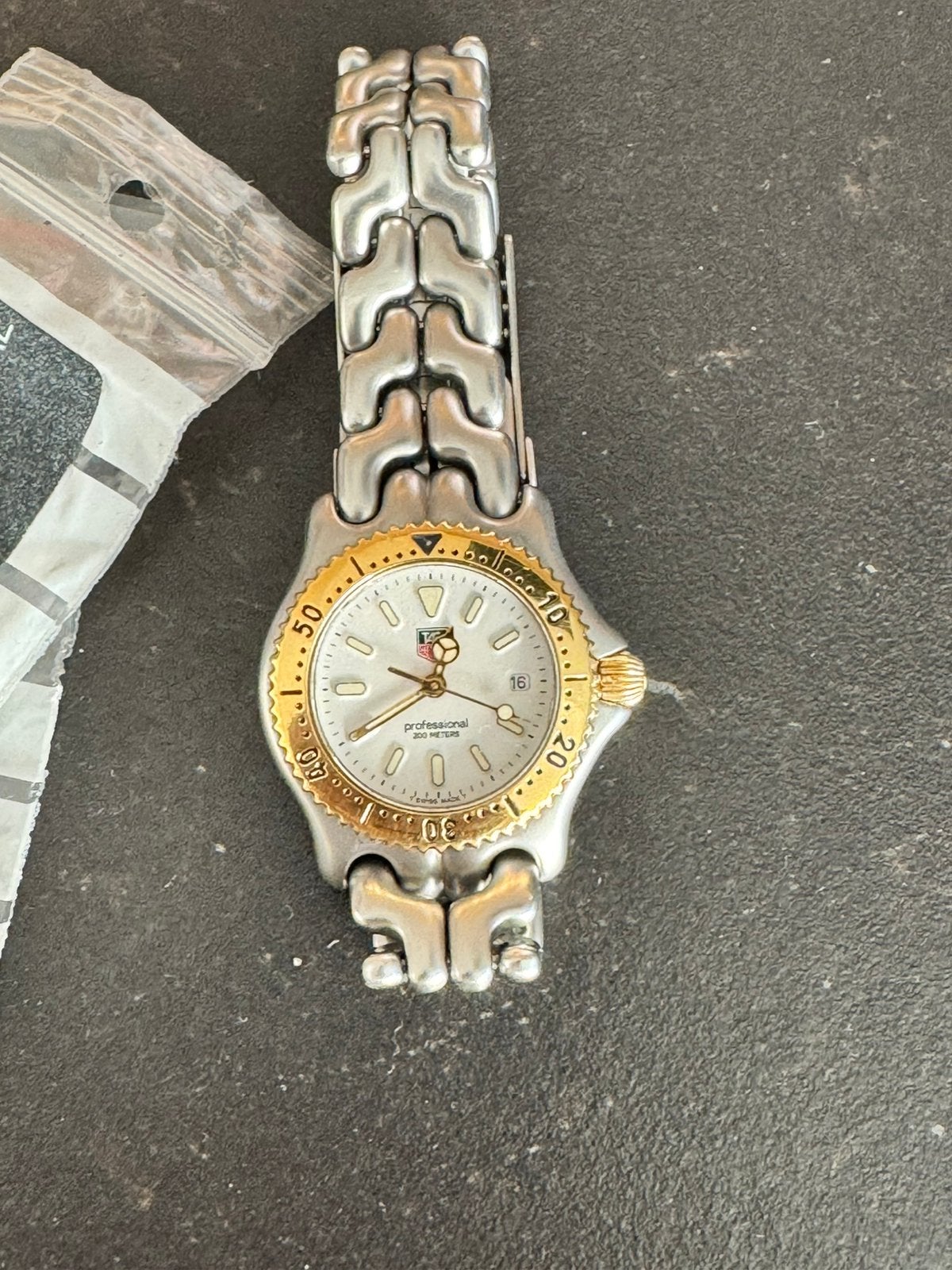 Tag heuer professional s95.815, Bijoux, Sacs & Beauté, Enlèvement ou Envoi, Utilisé