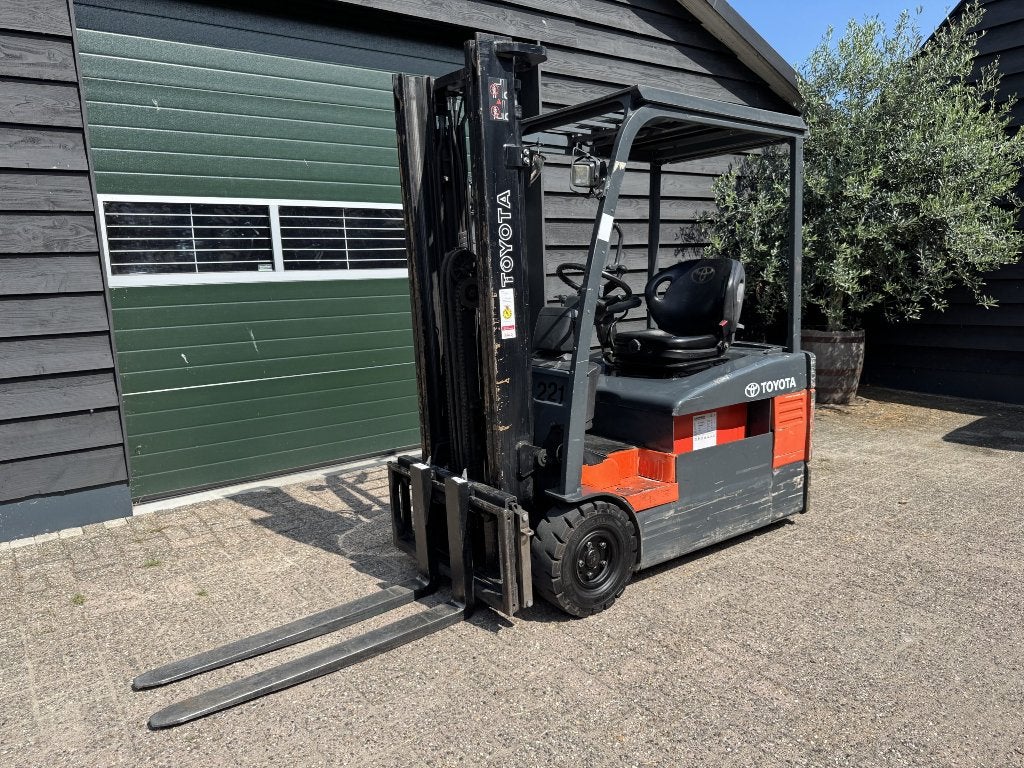 Toyota 7FBEF15 elektrische heftruck 1500 kg(2005), Articles professionnels, Machines & Construction | Travail du métal, Enlèvement