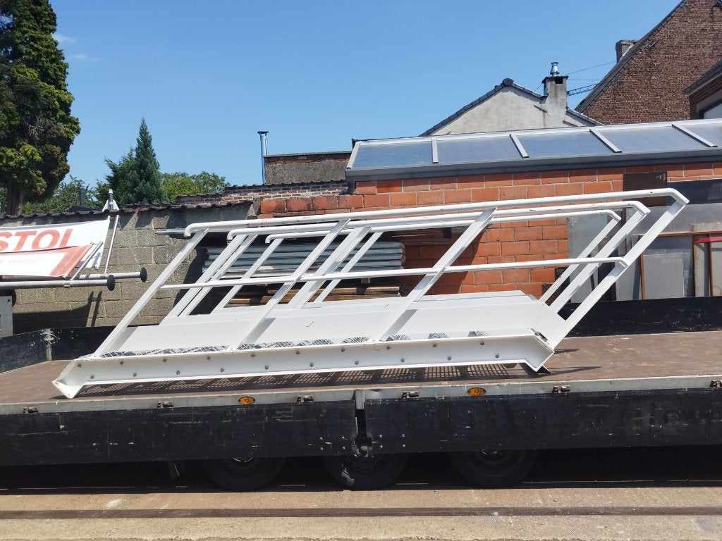 Metalen trap met leuning langs beide kanten - 220 cm, Trap, Zo goed als nieuw, Geen idee, Info@timshop.be