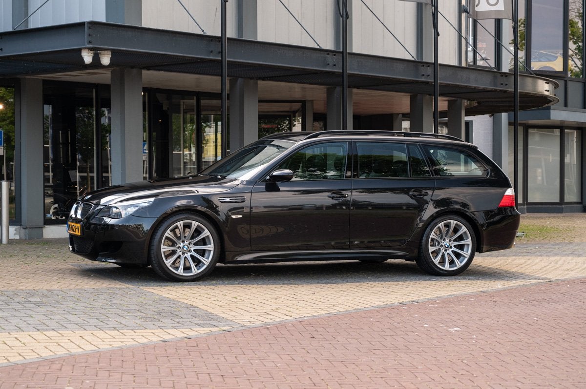 BMW M5 Touring E61 5.0 V10 (automatique), Cuir, 4 portes, Entreprise, Autres couleurs