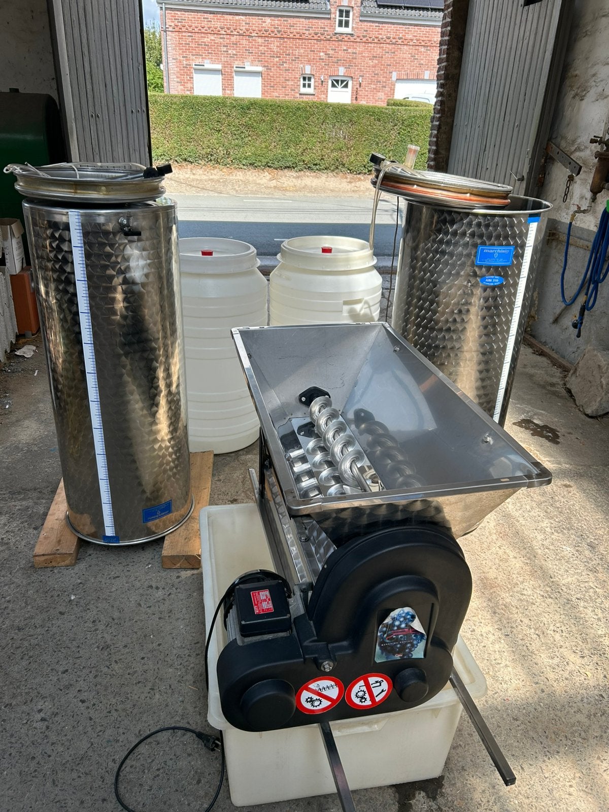 Fouloir-Égrappoir Grifo électrique + 4 Cuves 200L, Enlèvement, Plastique, Électrique, Blanc