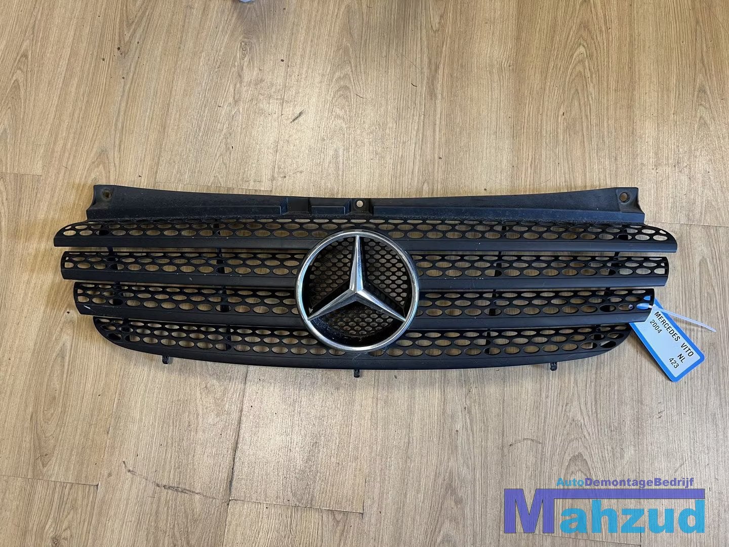 MERCEDES VITO W639 Grille 2003-2011, Gebruikt, Mercedes-Benz AG, Mercedes-Benz, Mercedesstrasse 120
70372  Stuttgart, DE