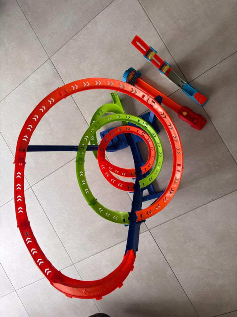 Hot wheels racebaan, Ophalen, Met looping, Racebaan, Gebruikt