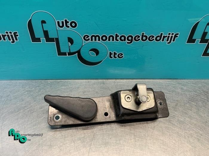Poignée portière 4portes arrière droite d'un Opel Vivaro, -, Opel, 3 mois de garantie, Utilisé