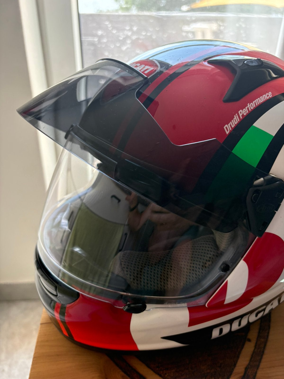 Arai intergraal quanten-ST rood/zwart/wit, Motoren, Ophalen, M, Arai